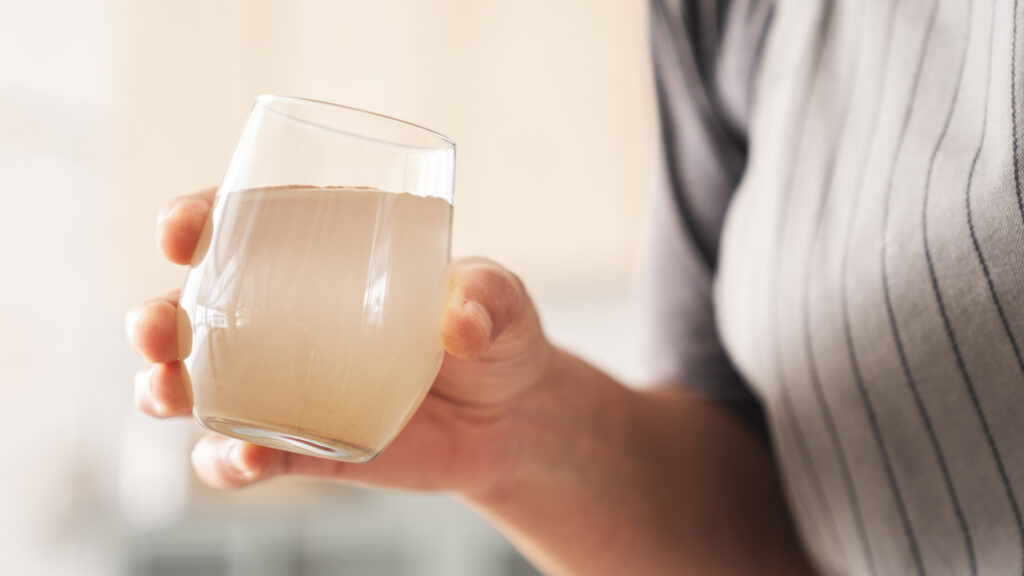 Unhygienic and dirty drinking water